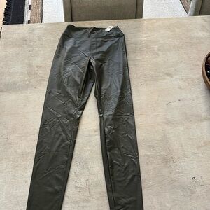 NWT- Aerie leggings in sage green